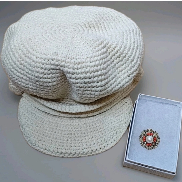 VTG Gap Lambs Wool Knit Crochet Hat Cadet Cap Cream Beaded Pearl Flower Brooch main image 11